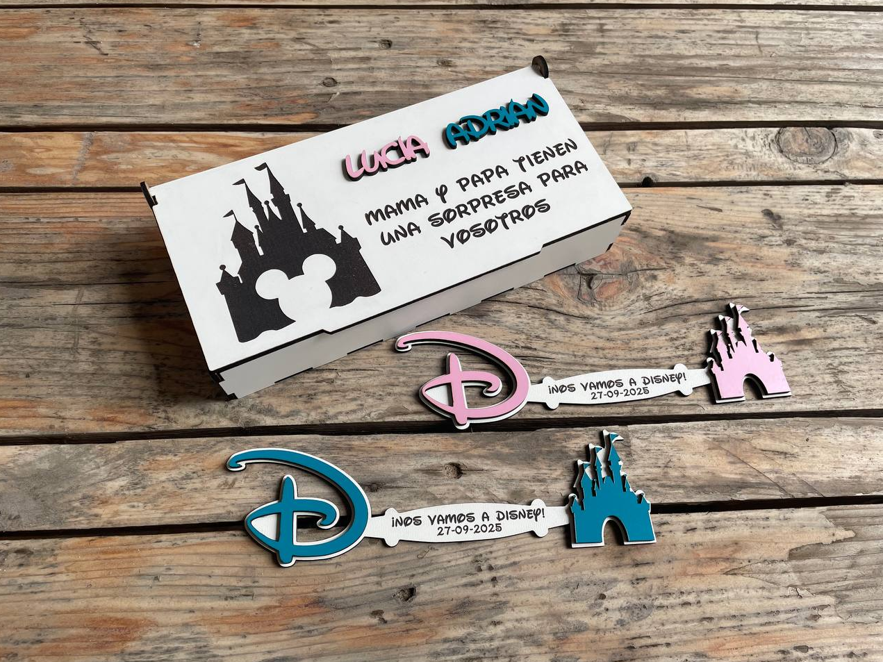Llave invitacion Disney con caja