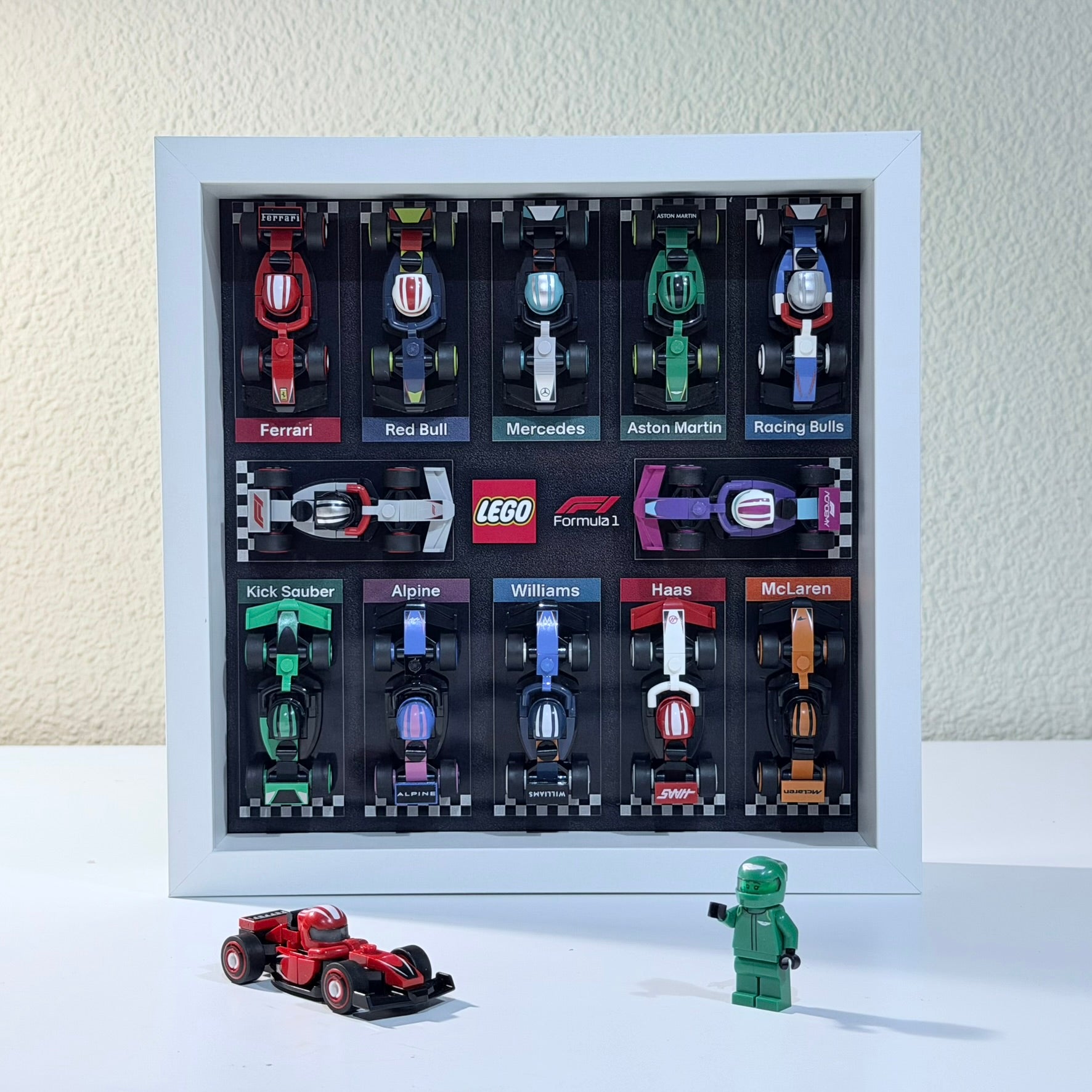 Cuadro expositor de madera 25x25 cm para colección LEGO Formula 1 Mini – 12 coches