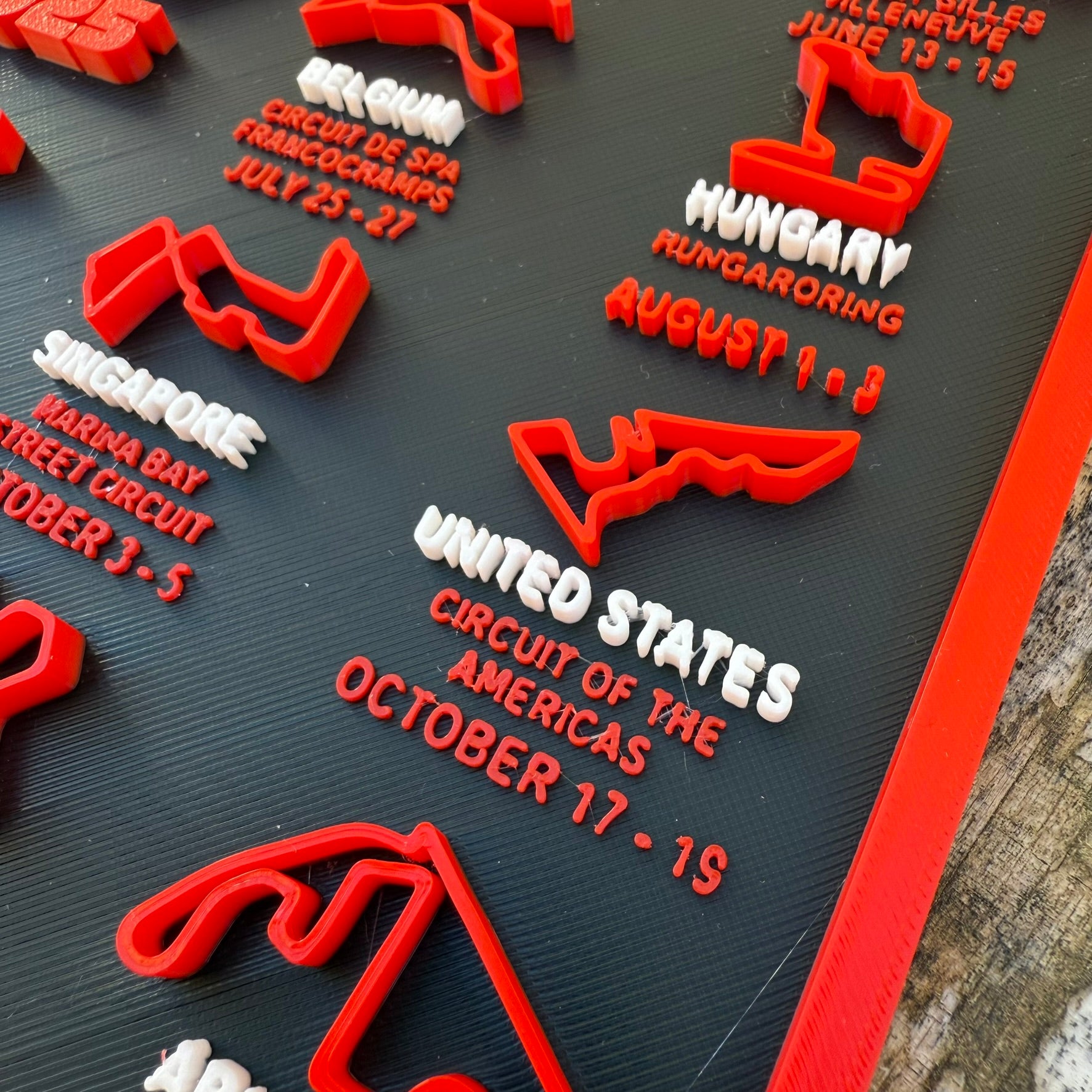 Calendario Formula 1 2025 con fechas impreso en 3D