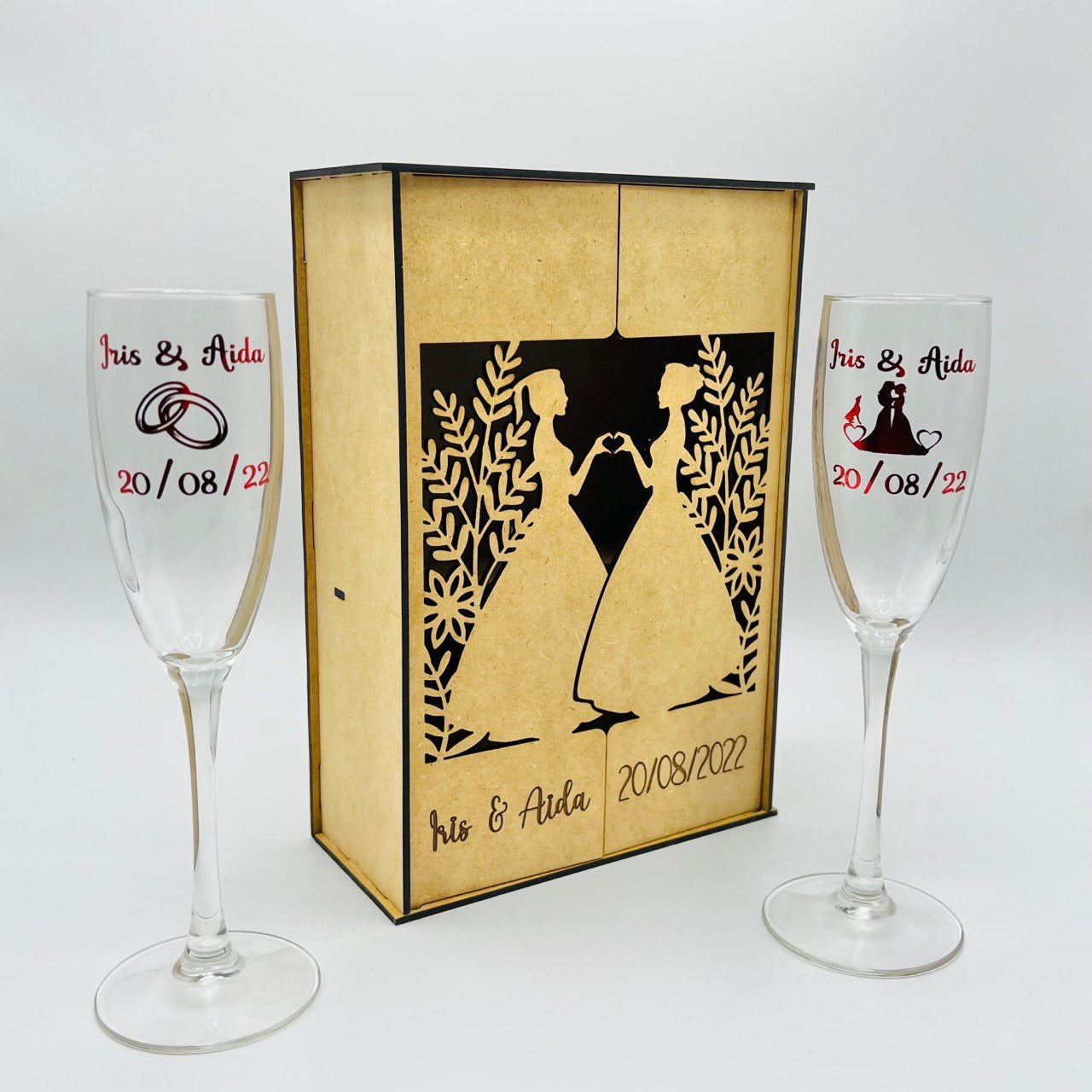 Caja con copas personalizadas