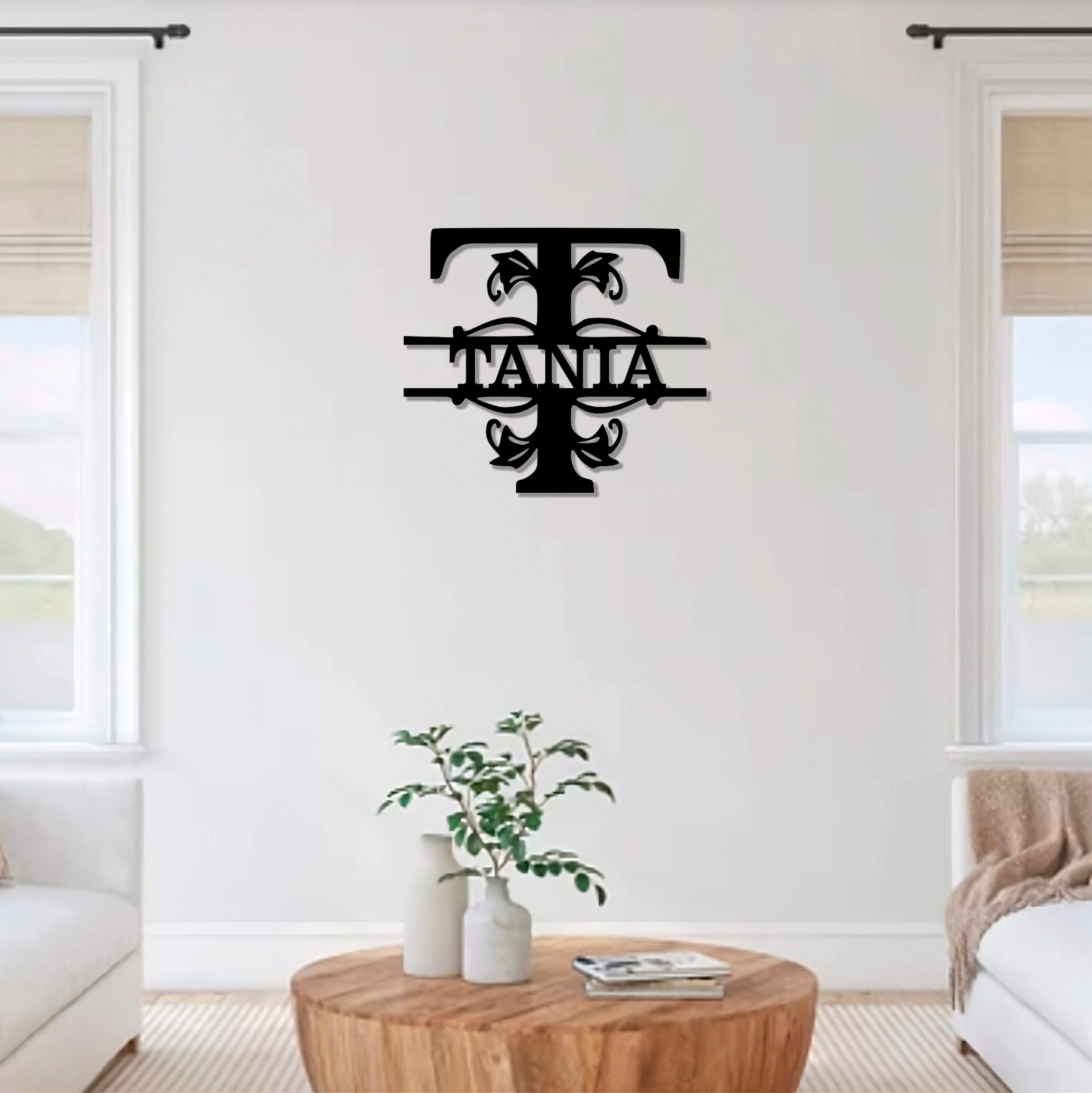 Inicial "T" gigante con Nombre