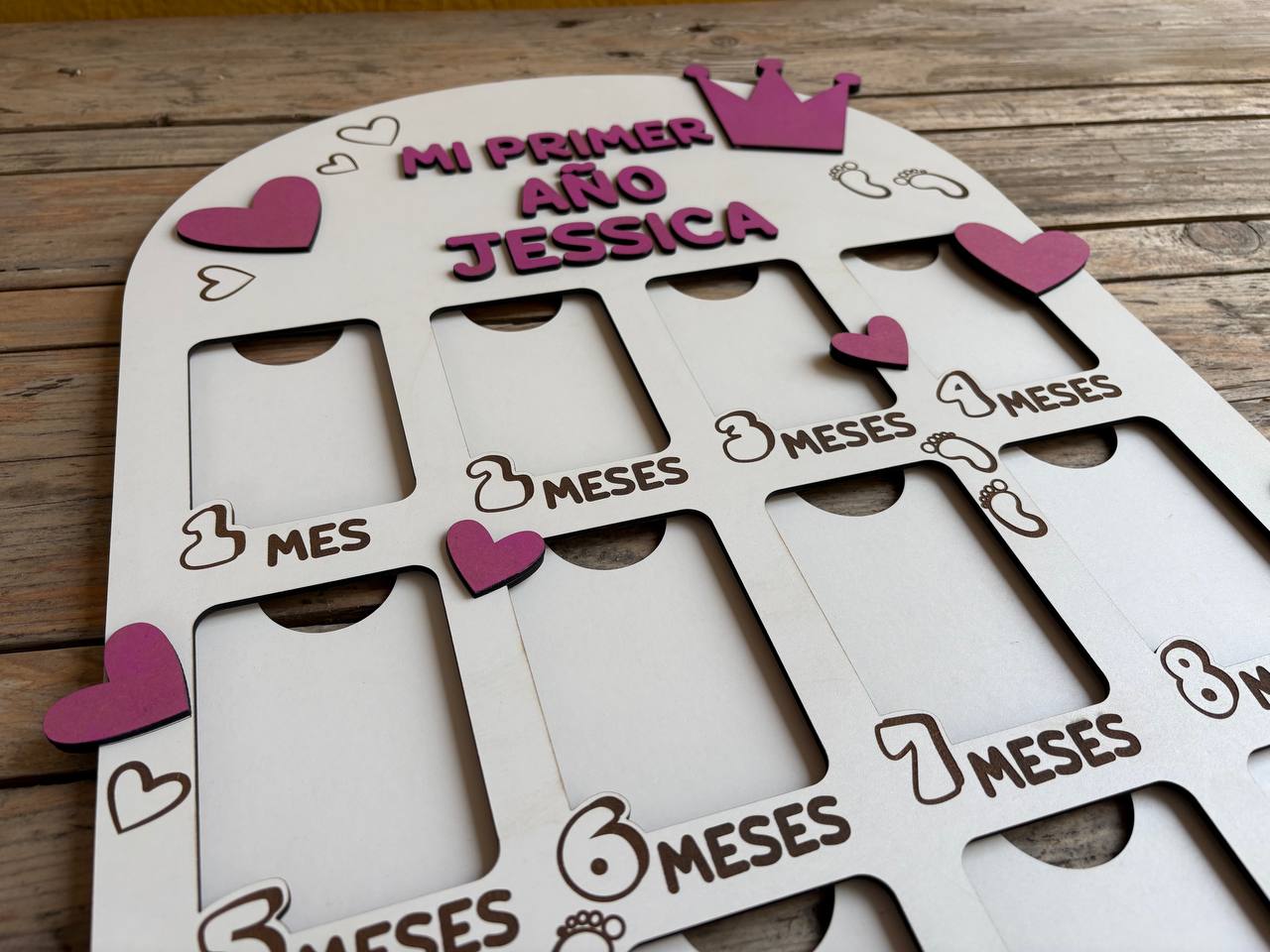 Mi Primer Año – Marco Personalizado para 12 Fotos